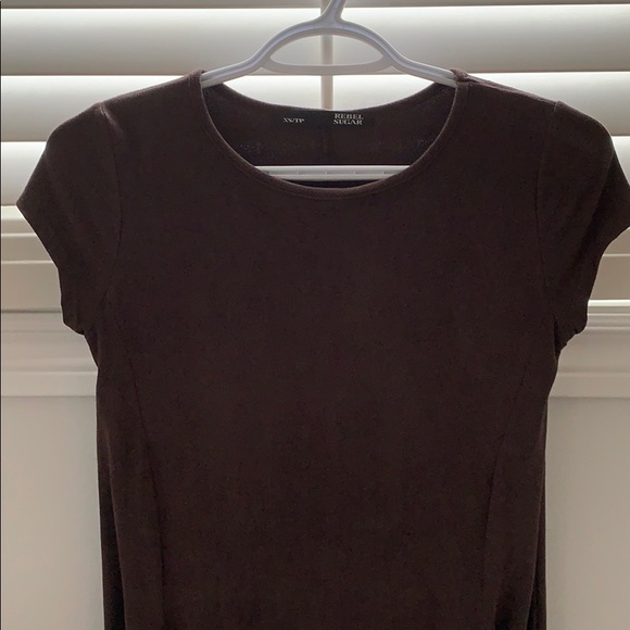 Cute dress with cap sleeves. - Picture 3 of 4